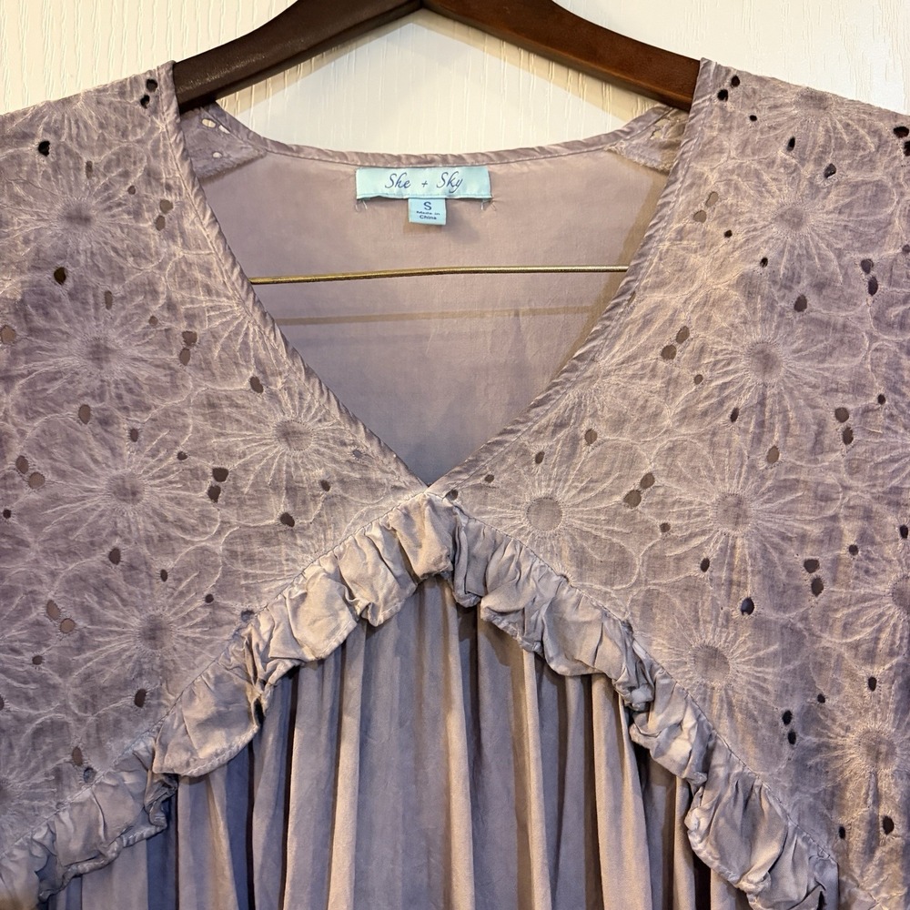She & Sky Boho Flowey Blouse Size Small Heather Gray Eyelet Detail - Picture 4 of 7